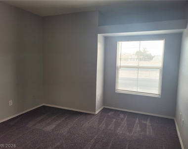 6917 Cobre Azul Avenue - Photo Thumbnail 10