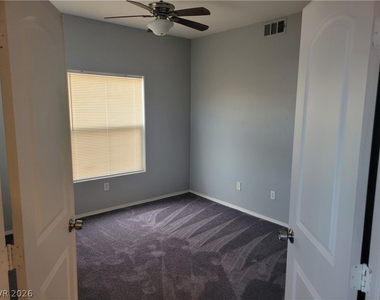 6917 Cobre Azul Avenue - Photo Thumbnail 20