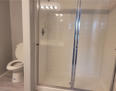 6917 Cobre Azul Avenue - Photo Thumbnail 9