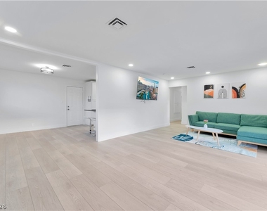 105 Marigold Lane - Photo Thumbnail 6