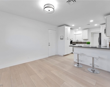105 Marigold Lane - Photo Thumbnail 8