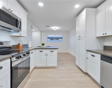 105 Marigold Lane - Photo Thumbnail 13