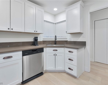 105 Marigold Lane - Photo Thumbnail 12