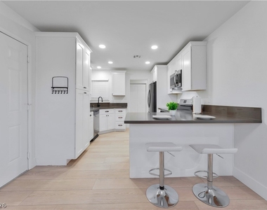 105 Marigold Lane - Photo Thumbnail 9
