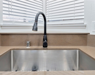 105 Marigold Lane - Photo Thumbnail 15
