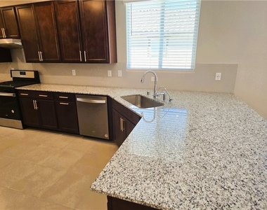 5912 Bruselas Street - Photo Thumbnail 11