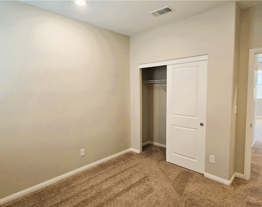 5912 Bruselas Street - Photo Thumbnail 30