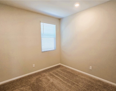 5912 Bruselas Street - Photo Thumbnail 29