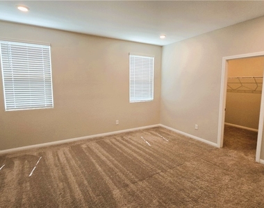 5912 Bruselas Street - Photo Thumbnail 20