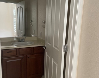 2356 Orangeburg Place - Photo Thumbnail 27
