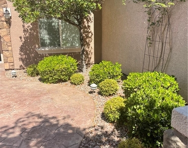 2356 Orangeburg Place - Photo Thumbnail 8