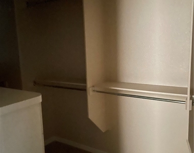 2356 Orangeburg Place - Photo Thumbnail 29