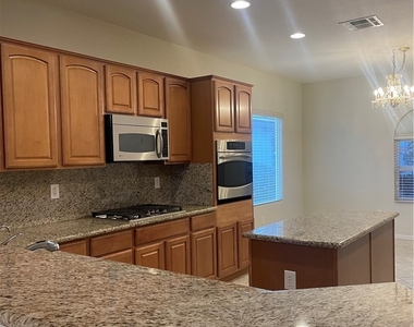 2356 Orangeburg Place - Photo Thumbnail 16