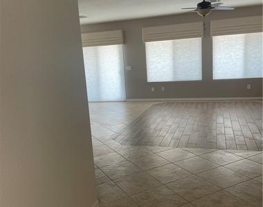 2356 Orangeburg Place - Photo Thumbnail 13