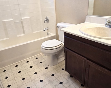 1154 Maple Pines Avenue - Photo Thumbnail 15