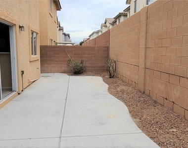 1154 Maple Pines Avenue - Photo Thumbnail 17