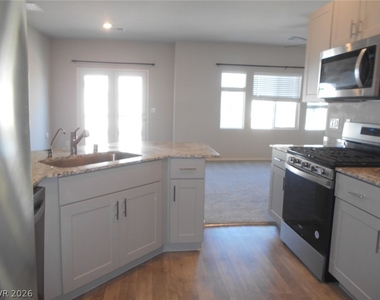 4655 Moonbow Avenue - Photo Thumbnail 6