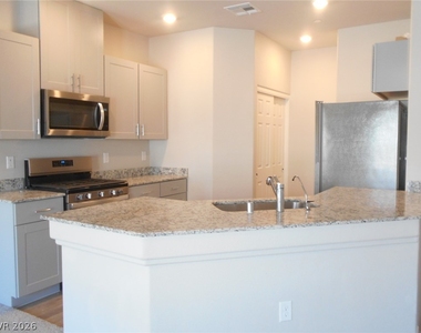 4655 Moonbow Avenue - Photo Thumbnail 4