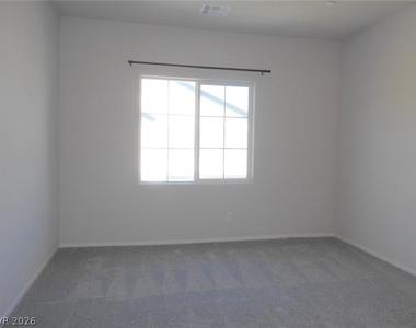 4655 Moonbow Avenue - Photo Thumbnail 8