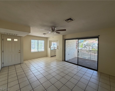 4848 Nara Vista Way - Photo Thumbnail 3