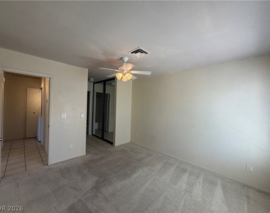 4848 Nara Vista Way - Photo Thumbnail 9