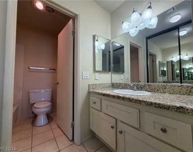 4848 Nara Vista Way - Photo Thumbnail 16