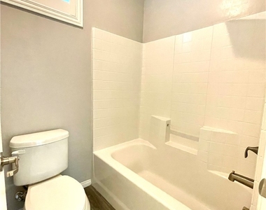 9702 Canyon Landing Avenue - Photo Thumbnail 33