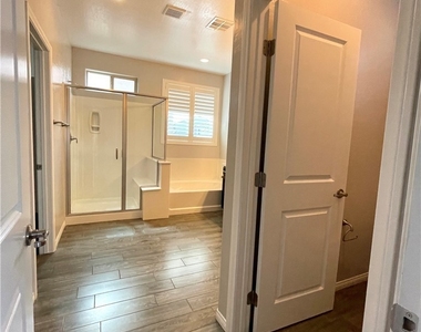9702 Canyon Landing Avenue - Photo Thumbnail 24