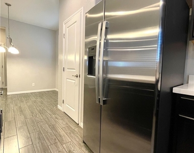 9702 Canyon Landing Avenue - Photo Thumbnail 14