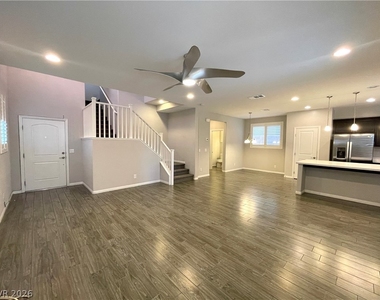 9702 Canyon Landing Avenue - Photo Thumbnail 10