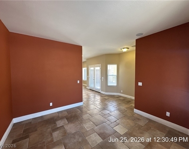8103 Cheerful Valley Avenue - Photo Thumbnail 6