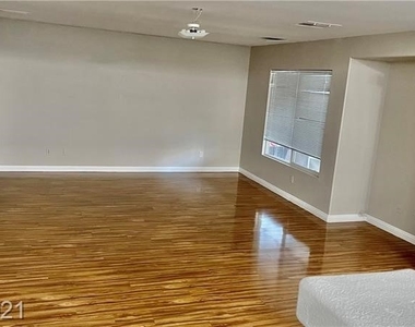 9756 Silver Pebble Street - Photo Thumbnail 25