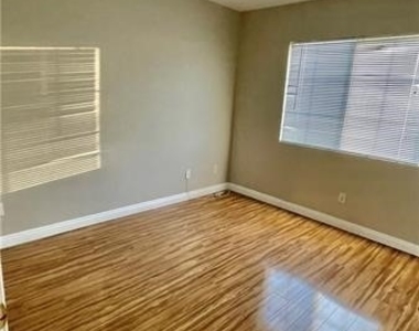 9756 Silver Pebble Street - Photo Thumbnail 21