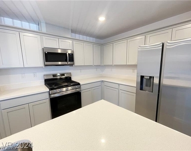 4263 Lemay Street - Photo Thumbnail 9