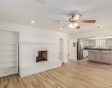 861 Vegas Valley Drive - Photo Thumbnail 11