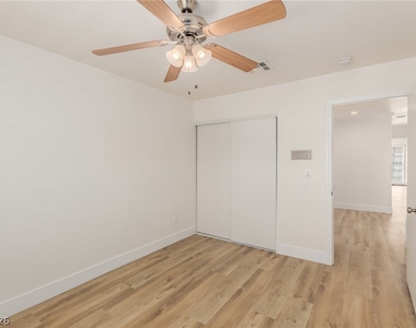 861 Vegas Valley Drive - Photo Thumbnail 30