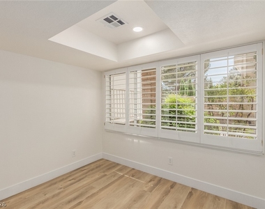 861 Vegas Valley Drive - Photo Thumbnail 13