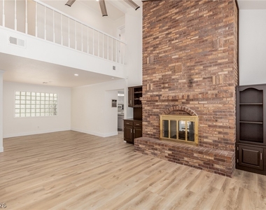 861 Vegas Valley Drive - Photo Thumbnail 5