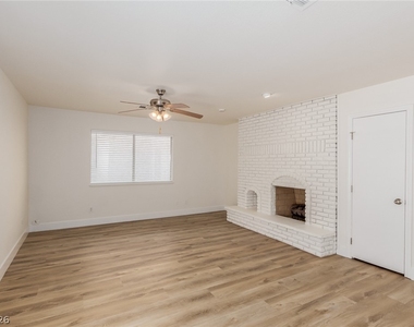 861 Vegas Valley Drive - Photo Thumbnail 22