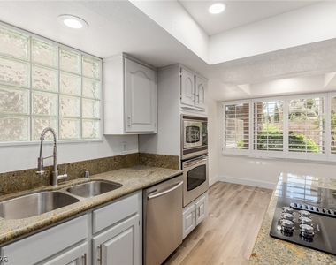 861 Vegas Valley Drive - Photo Thumbnail 17