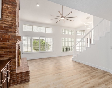 861 Vegas Valley Drive - Photo Thumbnail 7