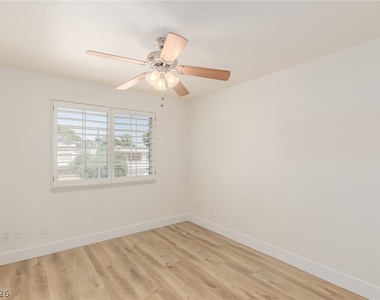 861 Vegas Valley Drive - Photo Thumbnail 29