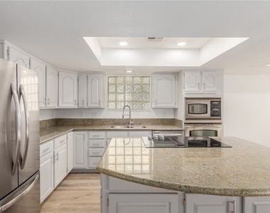 861 Vegas Valley Drive - Photo Thumbnail 16