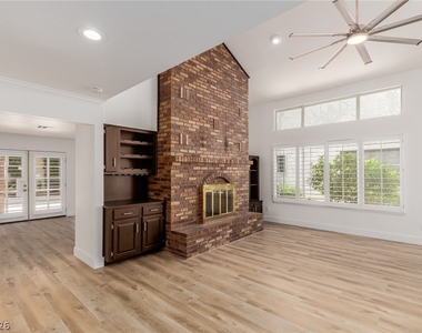 861 Vegas Valley Drive - Photo Thumbnail 6
