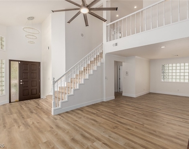 861 Vegas Valley Drive - Photo Thumbnail 4
