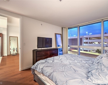 4471 Dean Martin Drive - Photo Thumbnail 24