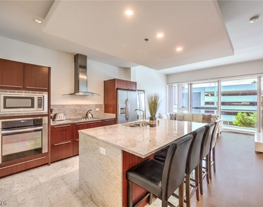 4471 Dean Martin Drive - Photo Thumbnail 16