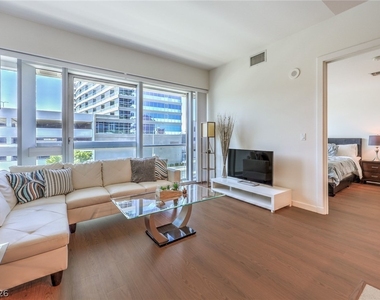 4471 Dean Martin Drive - Photo Thumbnail 21
