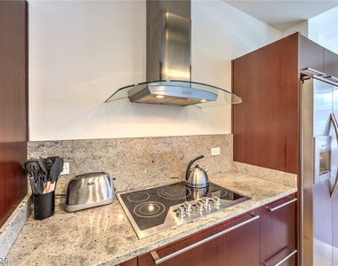 4471 Dean Martin Drive - Photo Thumbnail 17