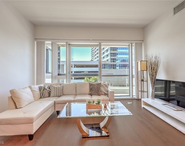 4471 Dean Martin Drive - Photo Thumbnail 20